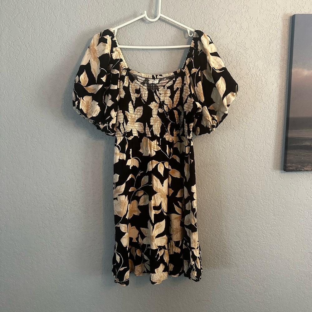 Maurice’s puff sleeve smocked floral dress